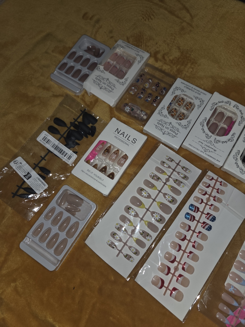 Assorted Press-On Nail Set - Multi-Color - Picture 2 of 6